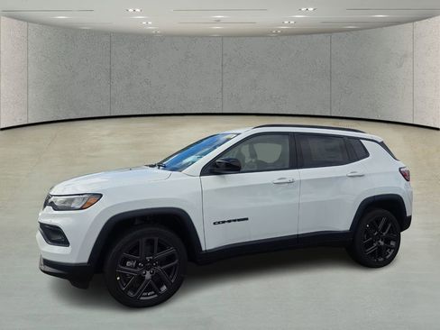 New 2026 Jeep Compass Latitude image 9
