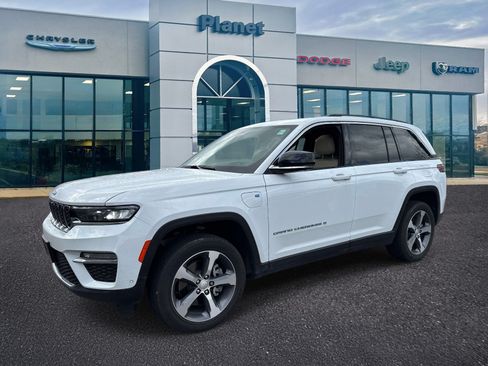Used 2023 Jeep Grand Cherokee 4WD 4xe w/ Luxury Tech Group II image 4
