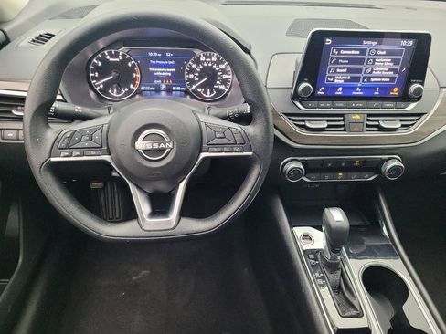 Used 2024 Nissan Altima 2.5 SV image 22