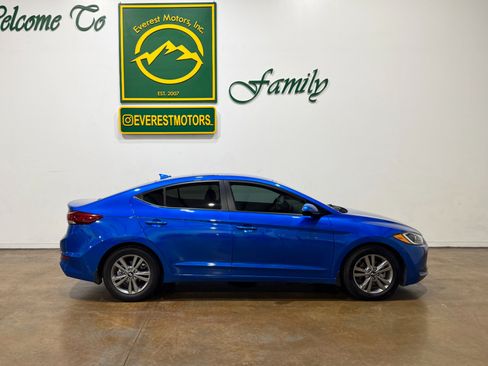 Used 2018 Hyundai Elantra SEL image 2