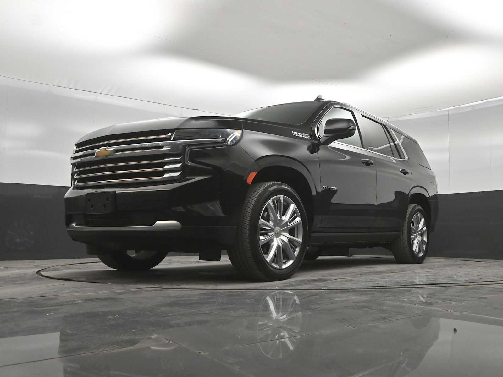 Used 2024 Chevrolet Tahoe High Country w/ Premium Package AWD/4WD image 35