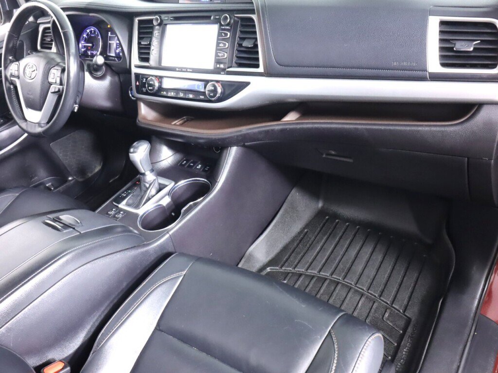 Used 2018 Toyota Highlander XLE AWD/4WD image 43