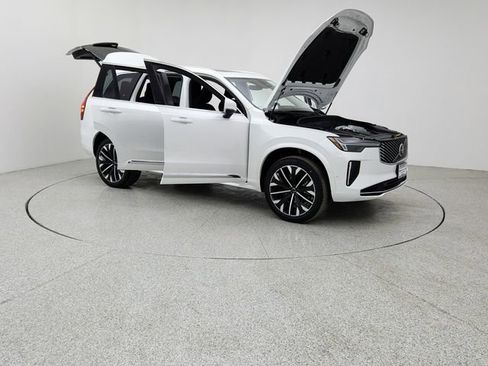 New 2026 Volvo XC90 B5 Plus w/ Protection Package image 10