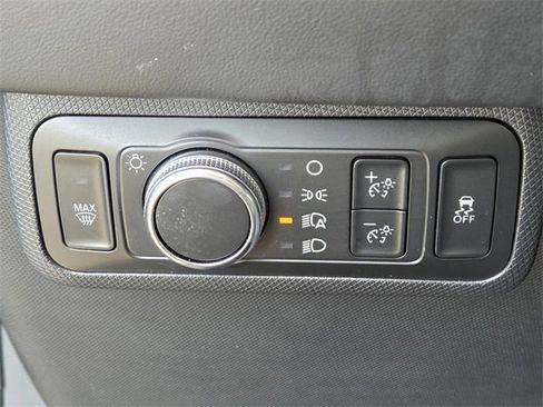 Used 2022 Ford Mustang Mach-E Select image 24