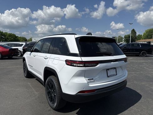 New 2026 Jeep Grand Cherokee Altitude AWD/4WD image 12