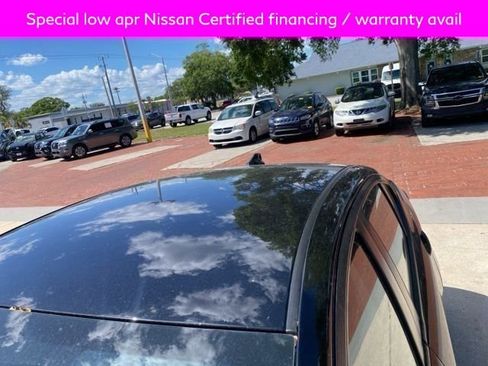 Used 2025 Nissan Versa SV w/ Trunk Package FWD image 4