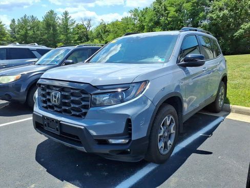 Used 2022 Honda Passport TrailSport image 2