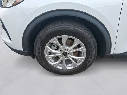 Used 2023 Ford Escape Active w/ Tech Pack #1 AWD/4WD image 9