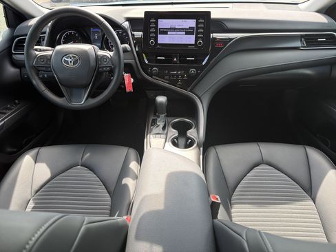 Certified 2023 Toyota Camry SE FWD image 4