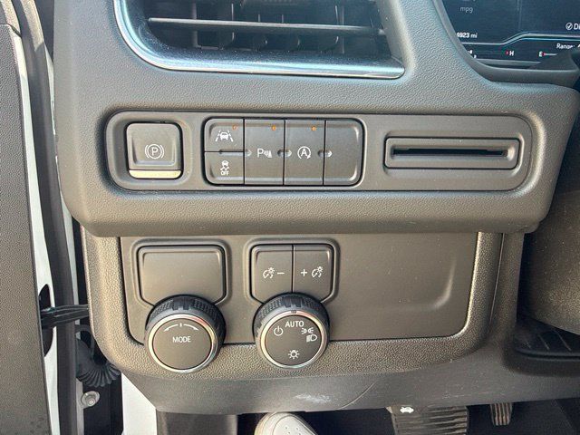 Used 2023 Chevrolet Suburban Premier RWD image 16