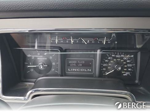 Used 2010 Lincoln Navigator 2WD image 22