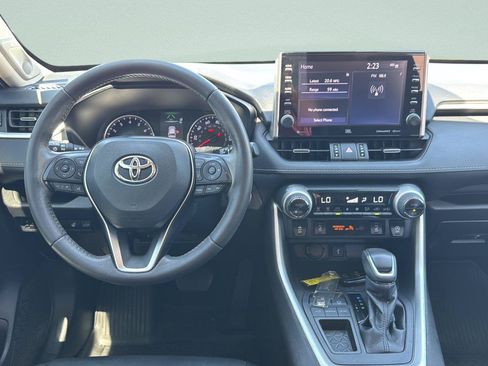 Used 2022 Toyota RAV4 XLE Premium FWD image 10