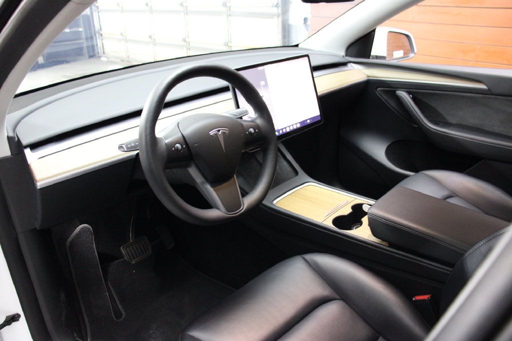 Used 2023 Tesla Model Y Long Range AWD/4WD image 4