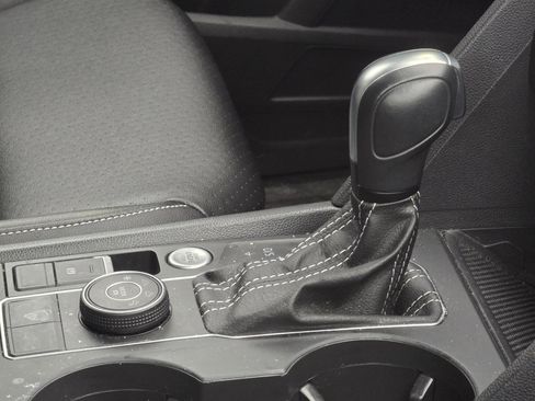 Used 2023 Volkswagen Atlas SE image 15