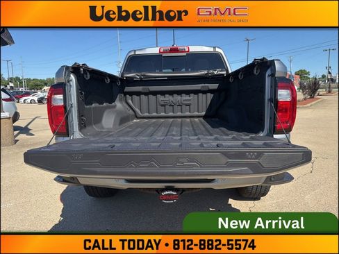 Used 2024 GMC Canyon AT4 w/ AT4 Premium Package AWD/4WD image 10