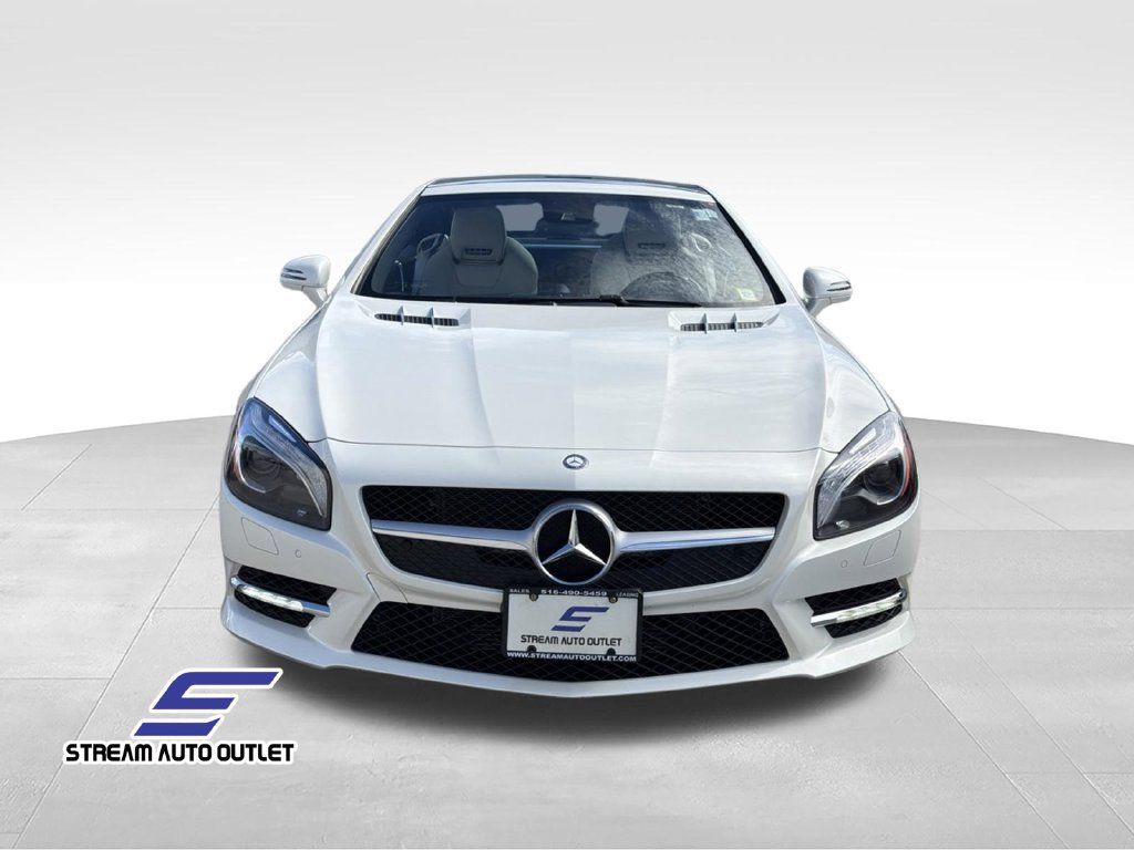 Used 2015 Mercedes-Benz SL 550 image 2