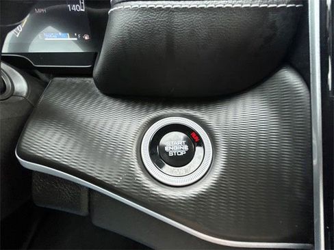 Used 2024 Jeep Grand Cherokee Altitude image 25