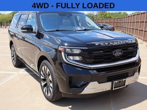 Used 2025 Ford Expedition Platinum w/ Driver's Package AWD/4WD image 3