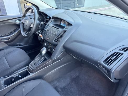 Used 2017 Ford Focus SE image 31