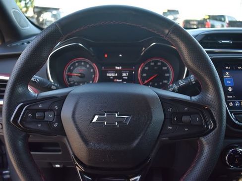Used 2022 Chevrolet TrailBlazer RS w/ Technology Package AWD/4WD image 32