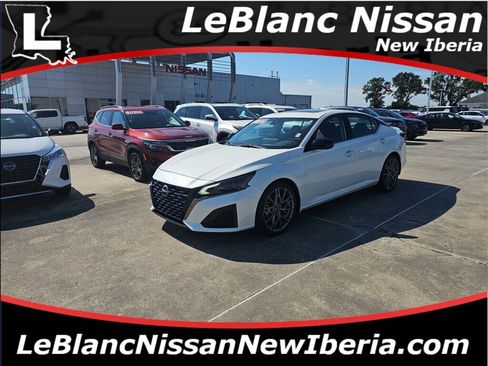 Used 2024 Nissan Altima 2.0 SR image 1