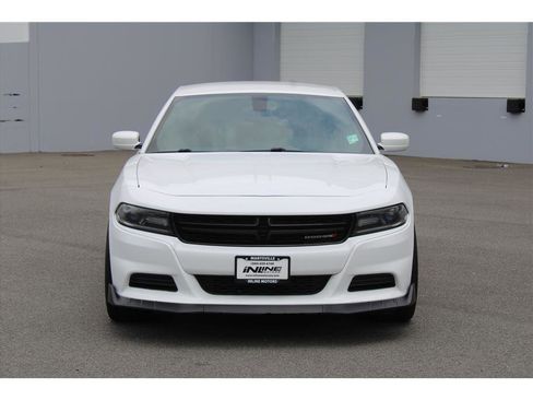 Used 2018 Dodge Charger SXT RWD image 5