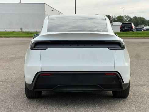 Used 2026 Tesla Model Y AWD image 31