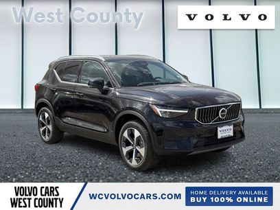 New 2025 Volvo XC40 B5 Core w/ Protection Package Premier