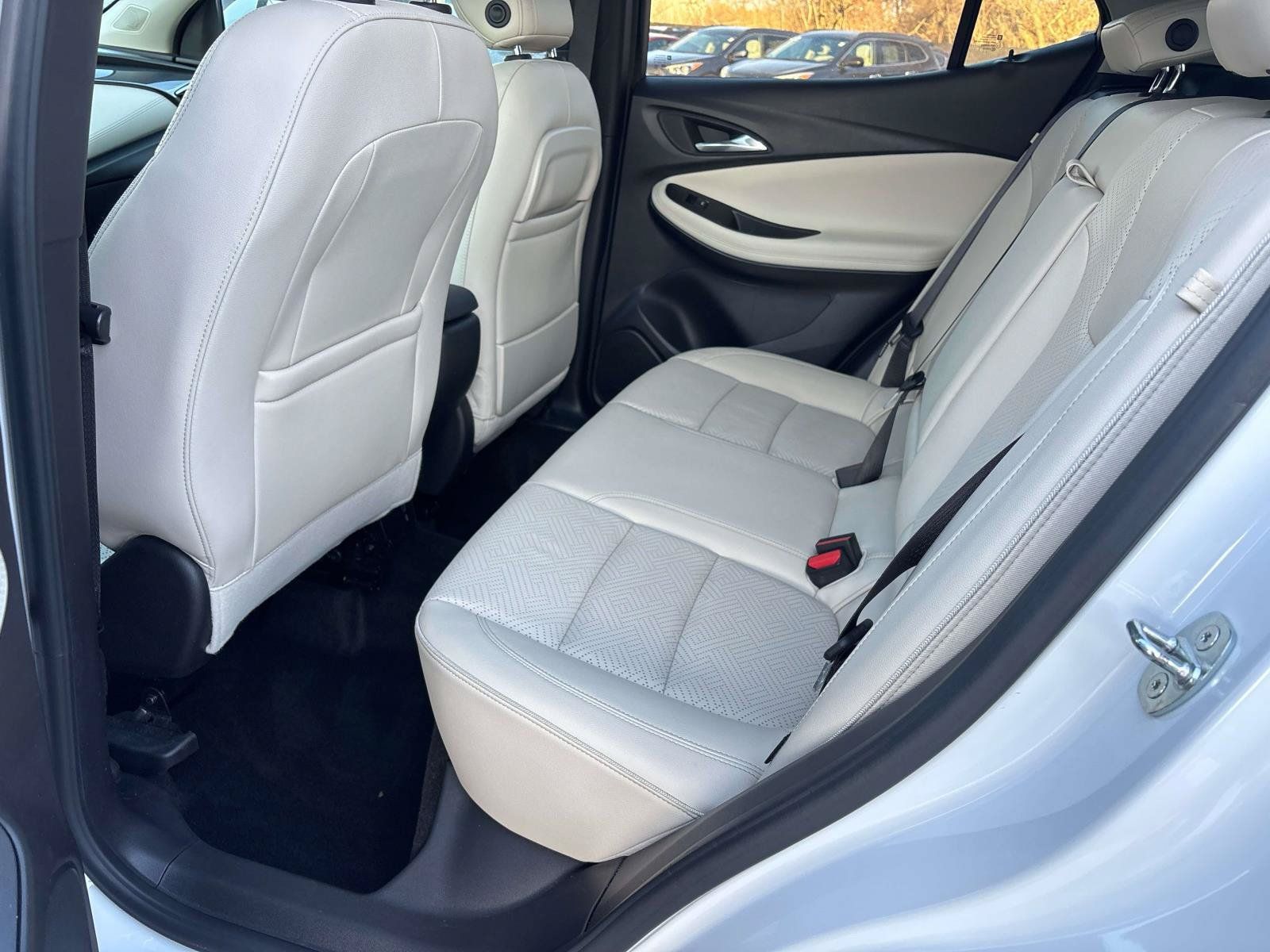 Used 2020 Buick Encore GX Essence w/ Experience Buick Package AWD/4WD image 10