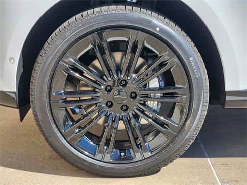 New 2026 Land Rover Range Rover Long Wheelbase SE image 7