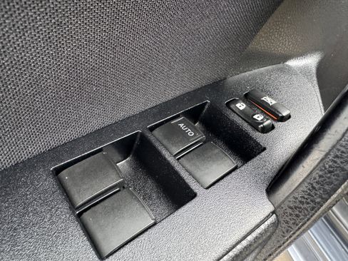 Used 2014 Toyota Corolla LE FWD image 10