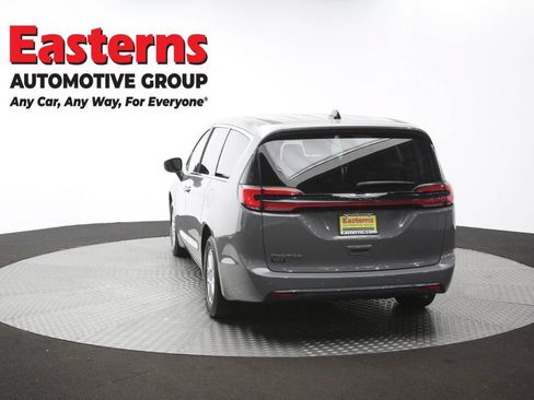 Used 2023 Chrysler Pacifica Touring-L FWD image 66