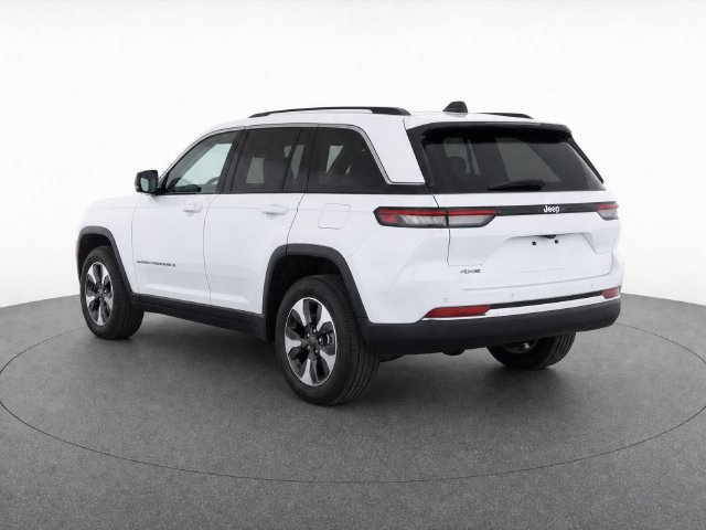 Used 2024 Jeep Grand Cherokee Limited 4xe AWD/4WD image 4