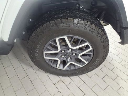 Used 2024 Jeep Wrangler Sahara w/ Dual Top Group image 8