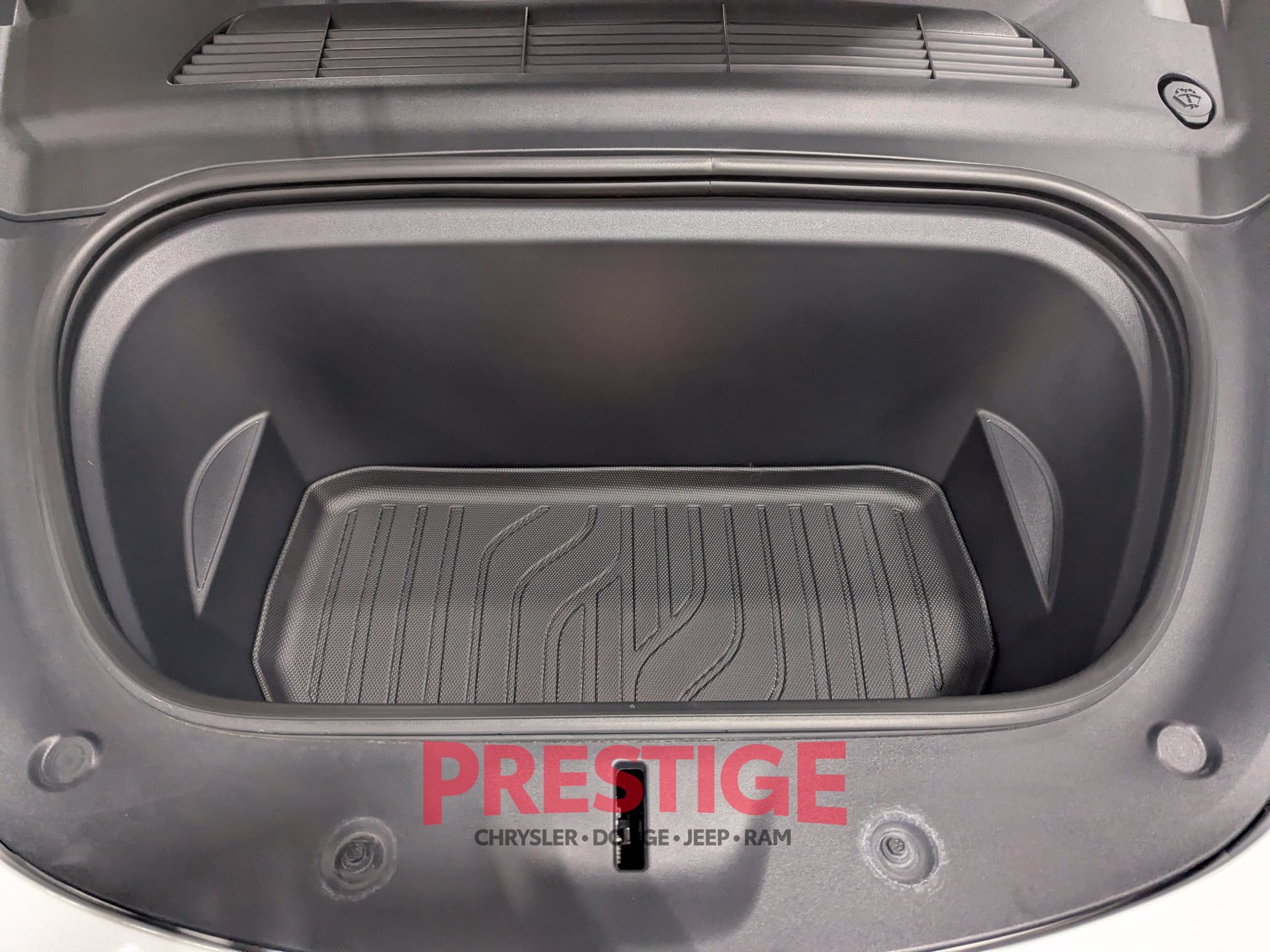 Used 2023 Tesla Model Y Performance AWD/4WD image 4