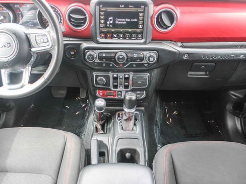Used 2023 Jeep Wrangler Unlimited Rubicon AWD/4WD image 13