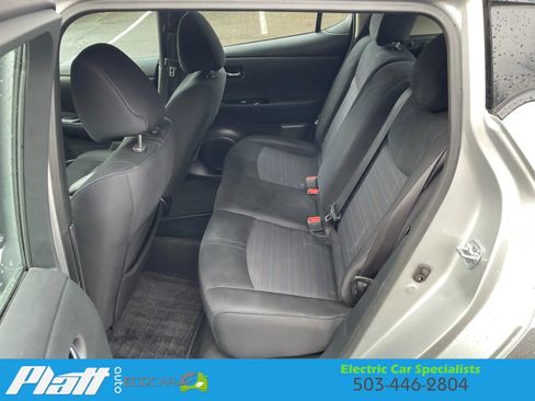 Used 2018 Nissan Leaf SV w/ SV Technology Package image 41