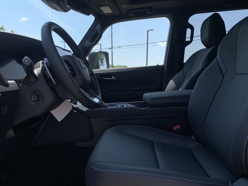 Certified 2026 Lexus GX 550 AWD/4WD image 16