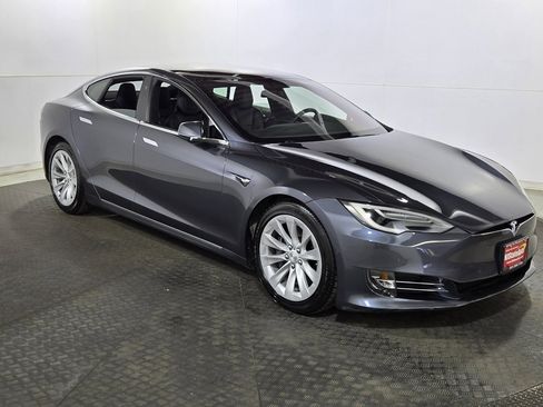 Used 2017 Tesla Model S 75D image 1