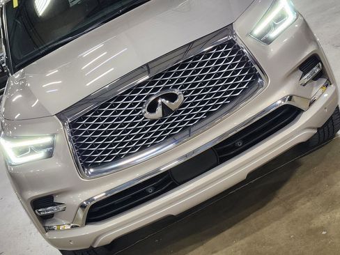 Used 2023 INFINITI QX80 Sensory w/ Cargo Package AWD/4WD image 19
