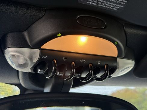 Used 2014 MINI Cooper S image 17