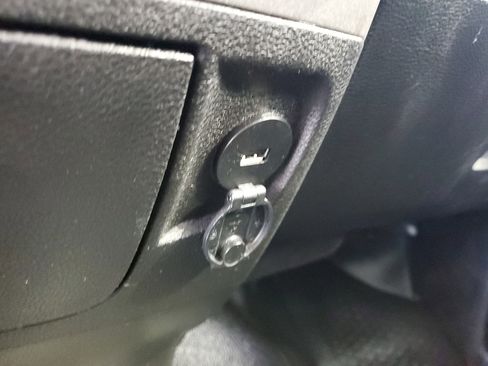 Used 2019 RAM 1500 Tradesman w/ Chrome Appearance Group RWD image 28