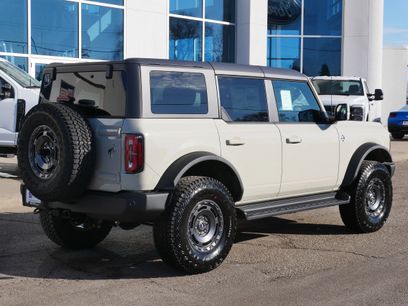 New 2025 Ford Bronco Outer Banks w/ Sasquatch Package