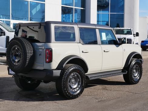 New 2025 Ford Bronco Outer Banks w/ Sasquatch Package AWD/4WD image 3