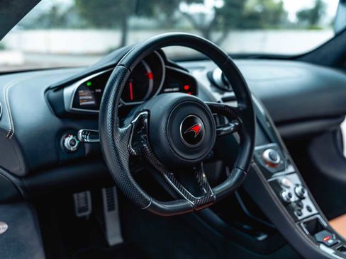 Used 2012 McLaren MP4-12C Coupe image 12