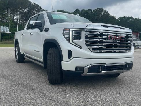 Used 2024 GMC Sierra 1500 Denali AWD/4WD image 9