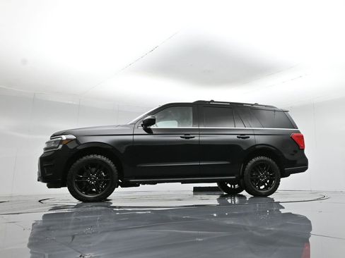 Used 2022 Ford Expedition XLT image 8