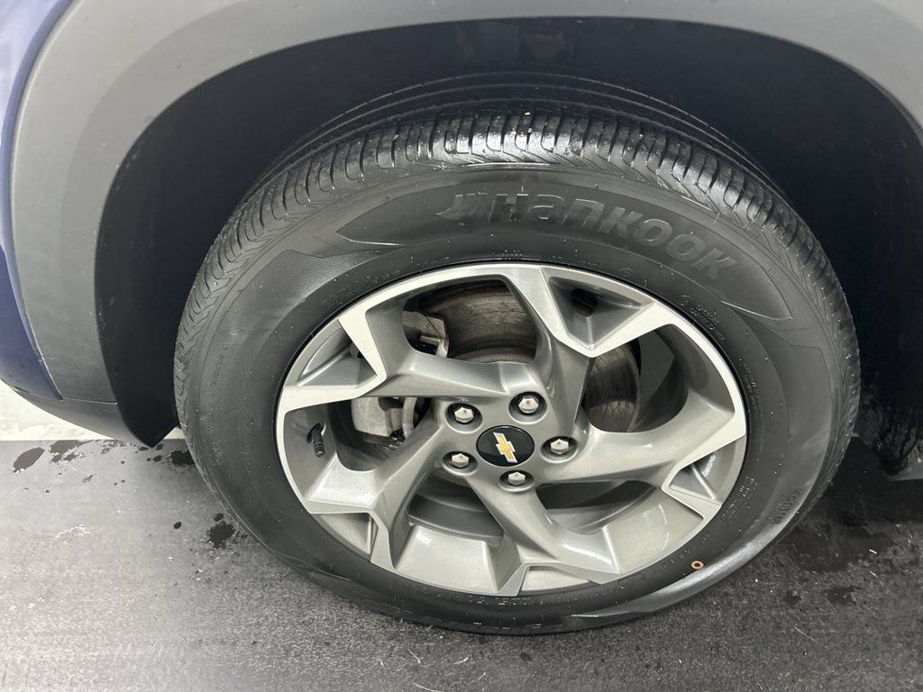 Certified 2024 Chevrolet Trax LT w/ LT Convenience Package FWD image 8
