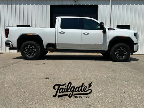 Used 2024 GMC Sierra 2500 AT4 w/ AT4 Premium Plus Package AWD/4WD image 1