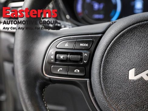 Used 2022 Kia Niro EX w/ Cold Weather Package image 15